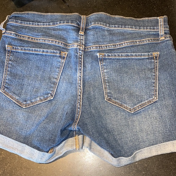 old navy jean shorts - Picture 3 of 3